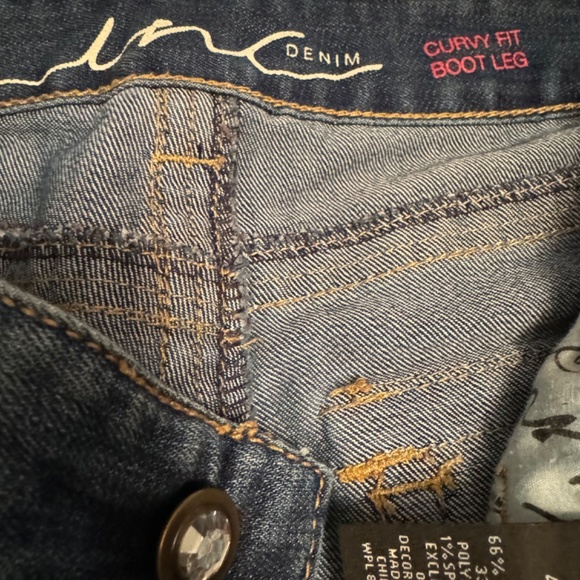 INC International Concepts Curvy Fit Bootleg Rhinestone Bling Jeans Size 4 GUC - Picture 5 of 13